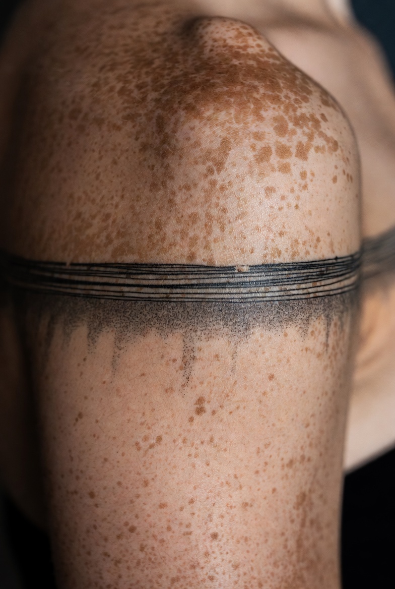 Tattoo Over Freckles: How Ink Reacts to Spotted Skin